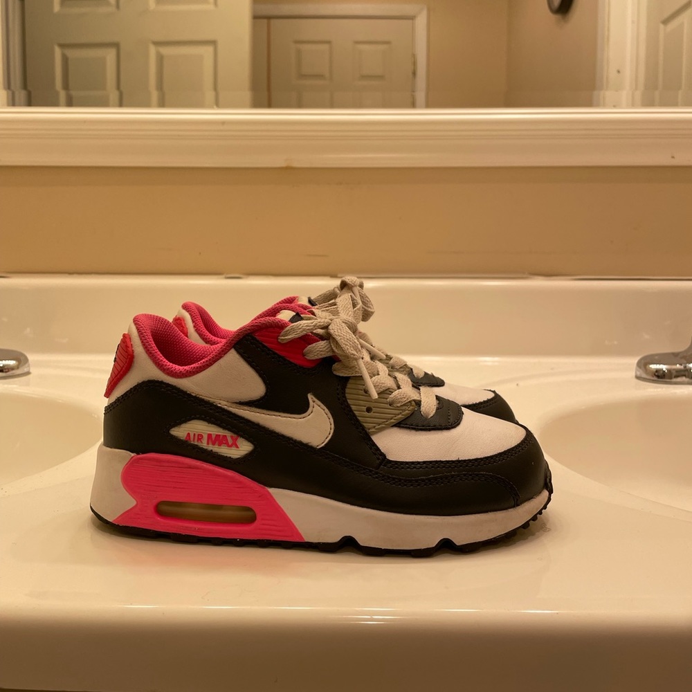 Nike Air Max 90 Infrared (GS) Size 2Y